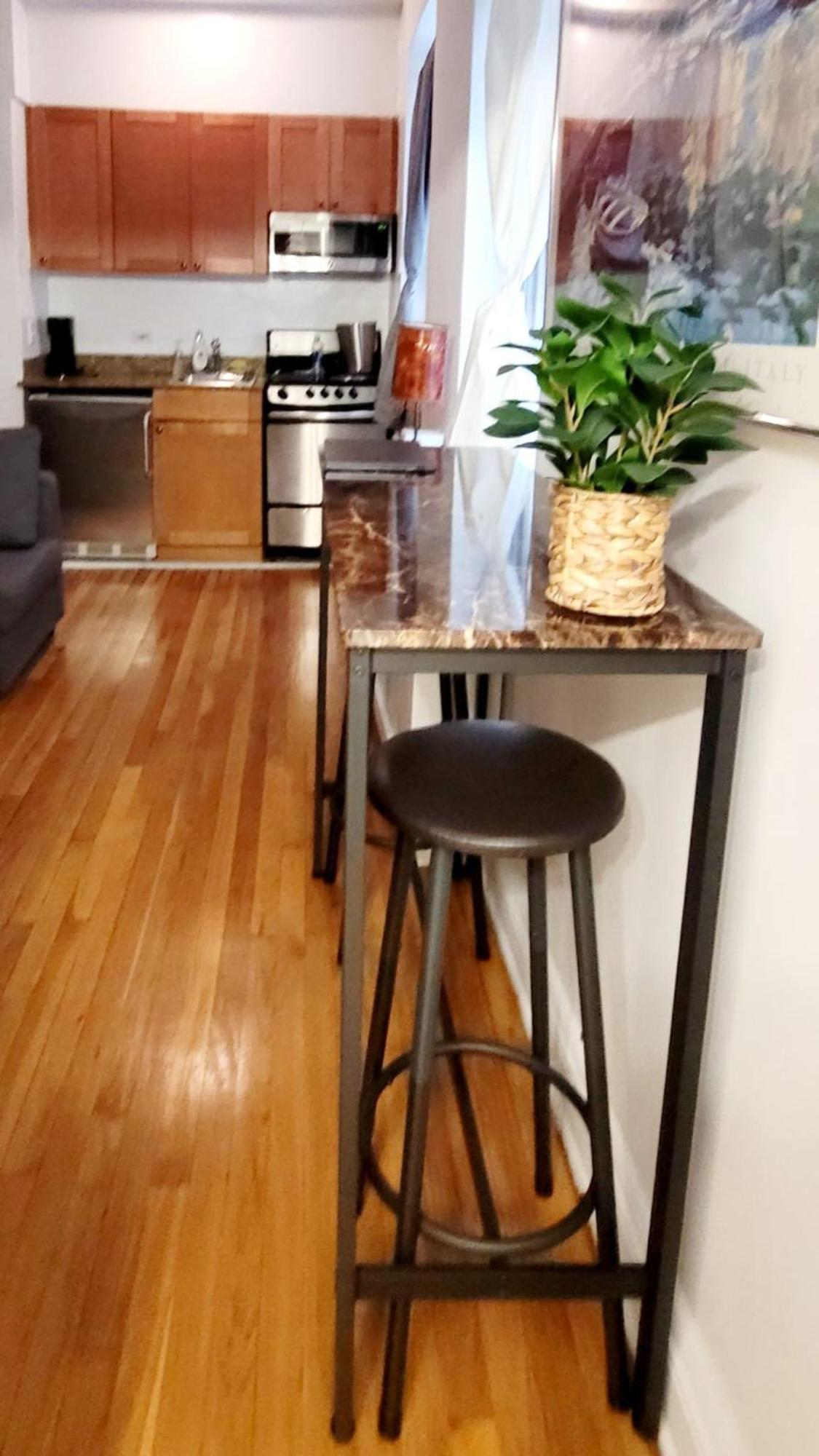 Upper East Side 2 Bedrooms Gem Ню Йорк Екстериор снимка