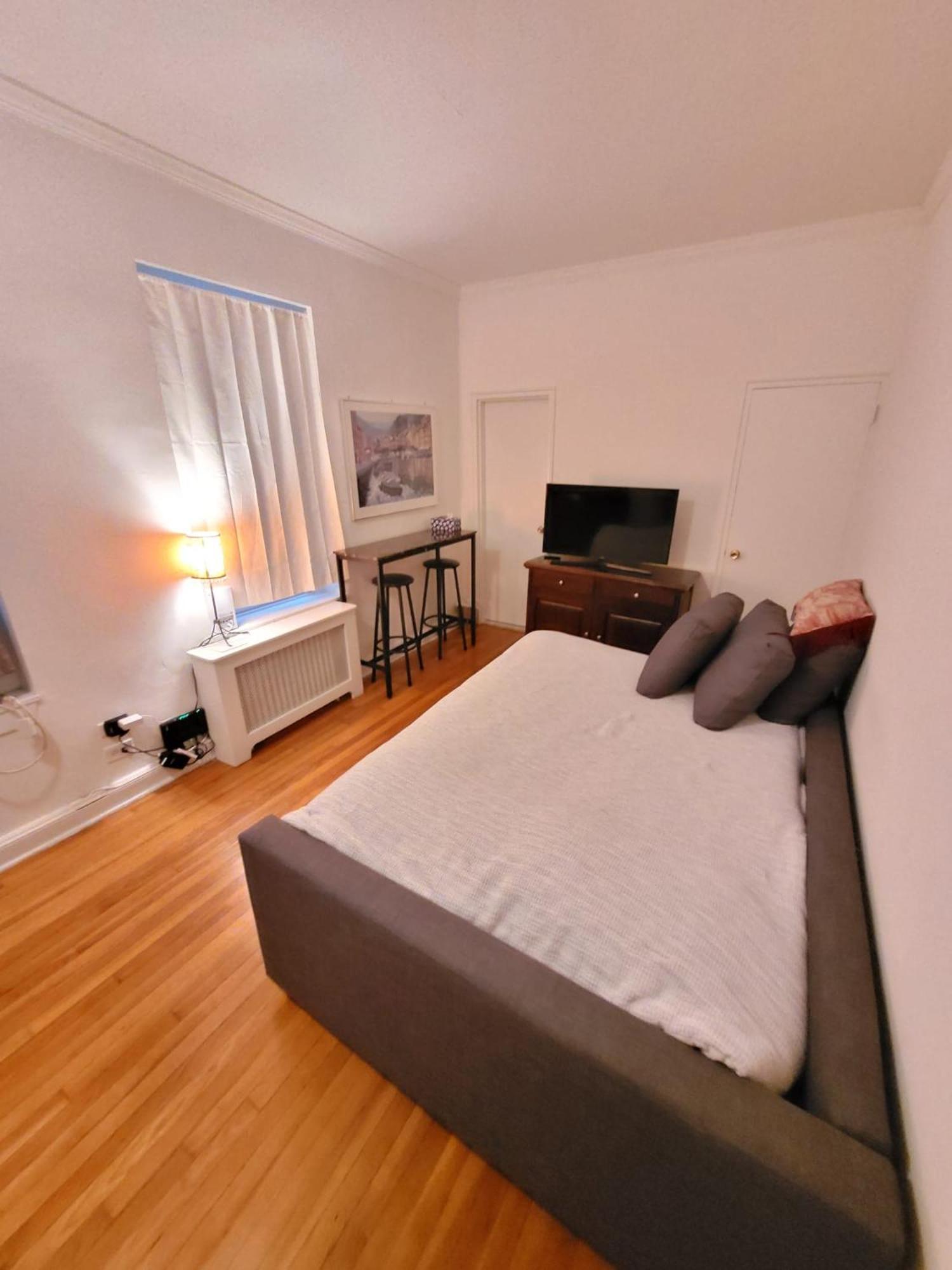 Upper East Side 2 Bedrooms Gem Ню Йорк Екстериор снимка
